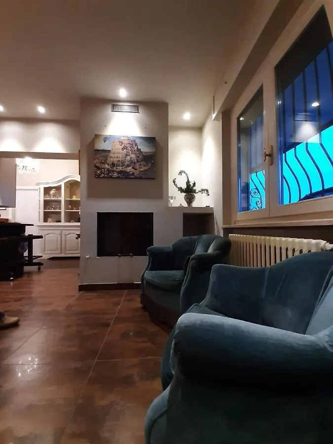 B&B La Fenice Sul Lago Villongo SantʼAlessandro 0*,  イタリア